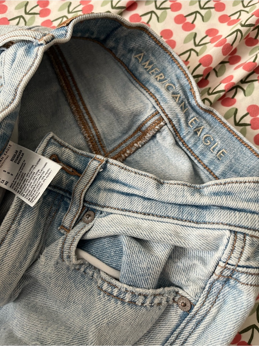 American Eagle Outfitters Light Blue Boyfriend Jeans - Picture 7 of 7